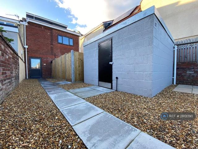 Flat for rent in Feckenham, Isle Of Man
