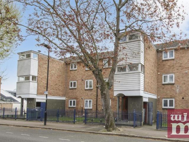 Flat for rent in Manor Park, Isle Of Man