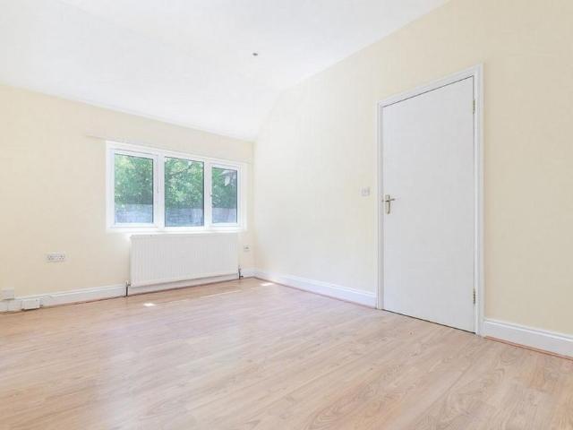 Apartment for rent in London Borough of Croydon, Purley
