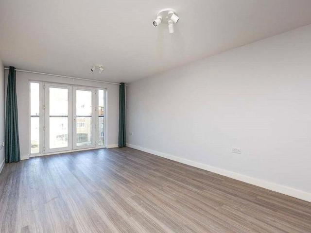 Apartment for rent in Ebbsfleet, Monks Orchard