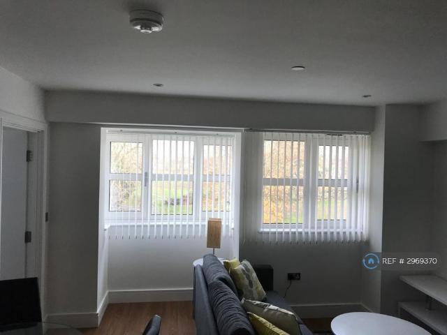 Apartment for rent in Gidea Park, Greater London