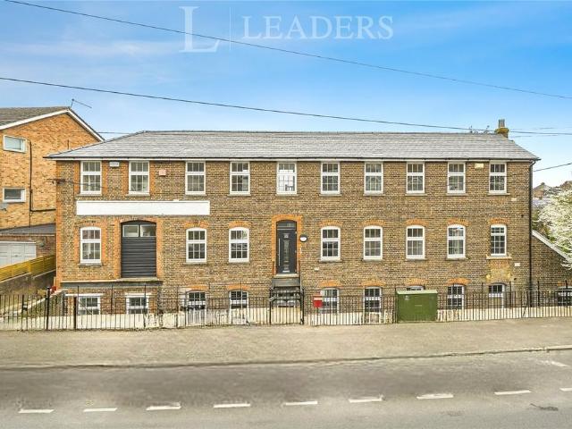 Flat for rent in Brook Street, Bourne Vale