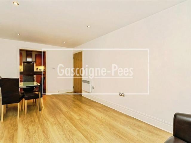 Apartment for rent in Royal Borough of Kingston upon Thames, Greater London