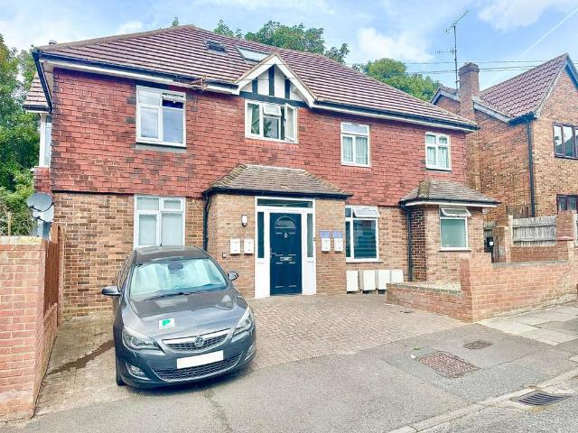 Flat for rent in Spring Park, Luton