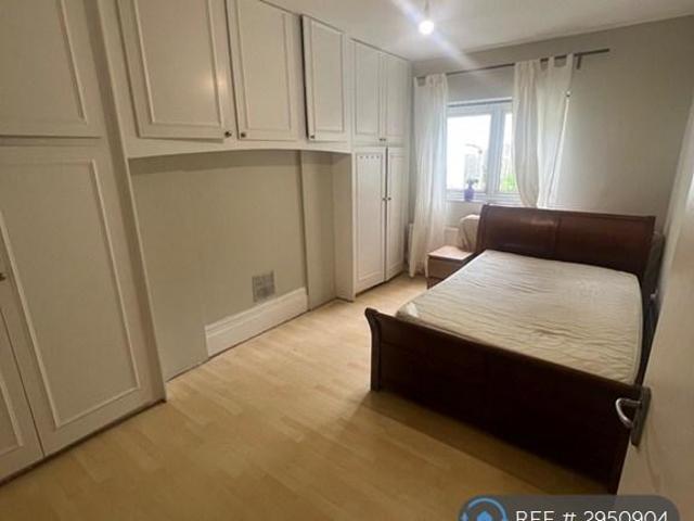 Flat for rent in Palmers Green, Greater London
