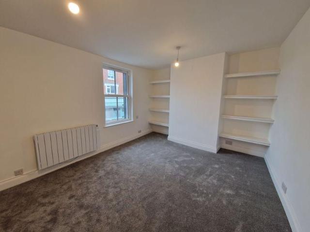 Apartment for rent in Hustpierpoint, Mid Sussex