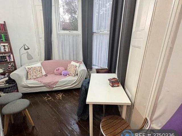 Flat for rent in Brownswood Park, Stoke Newington