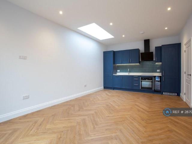Flat for rent in West Hampstead, Isle Of Man