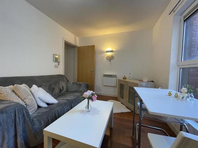 Apartment for rent in Saint Vincent's, Netherthorpe
