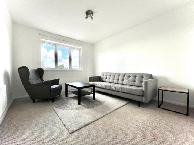 Apartment for rent in Seven Kings, Greater London