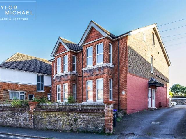 Flat for rent in Fishersgate, West Sussex