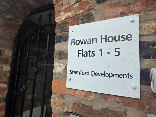 Flat for rent in Hurst, Greenheys