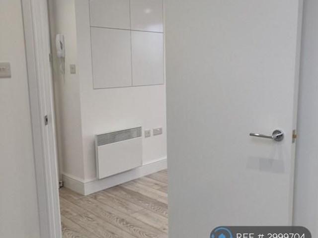 Apartment for rent in Gants Hill, Greater London