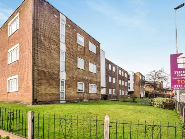 Flat for rent in Swinton Park, Salford