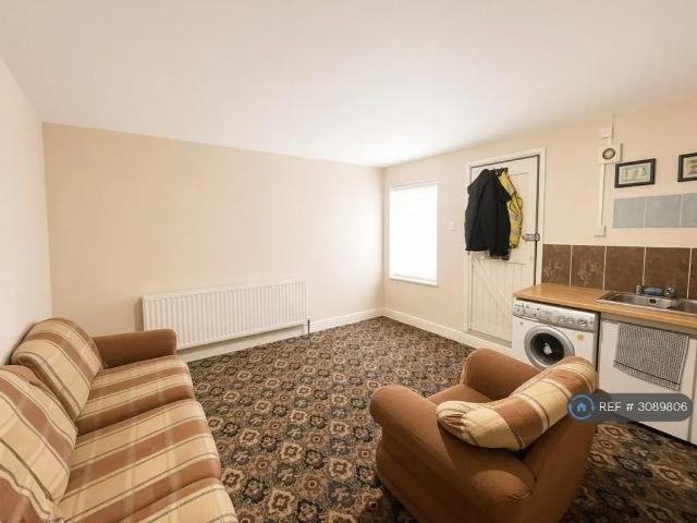 Apartment for rent in St. Woolos, Newport