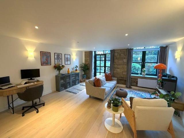 Apartment for rent in Apperley Bridge, West Yorkshire