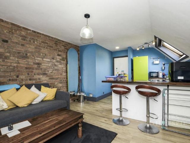 Apartment for rent in Greenhill, Greater London