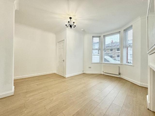 Apartment for rent in Upton, Acol