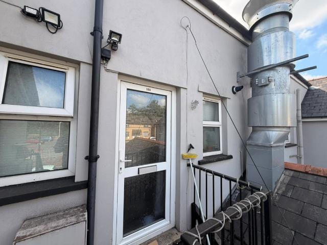 Apartment for rent in Troed-y-rhiw, Troedyrhiw