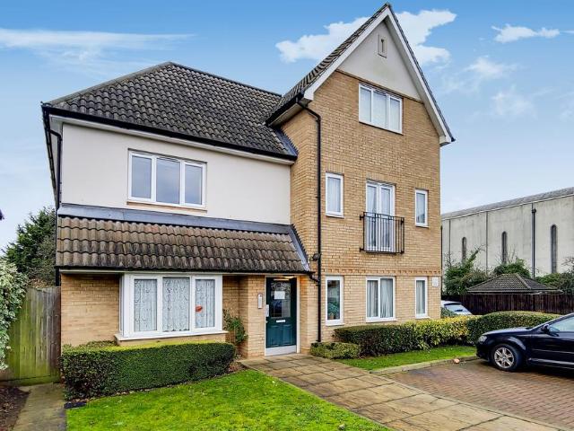 Flat for rent in Greater London