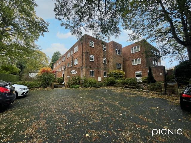 Flat for rent in Hyde Park, West Yorkshire