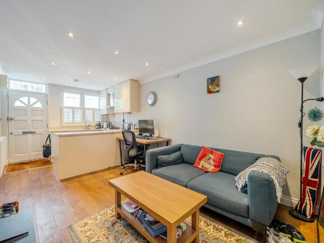 Flat for rent in Putney, Greater London