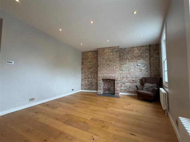 Apartment for rent in Lynworth, Golden Valley