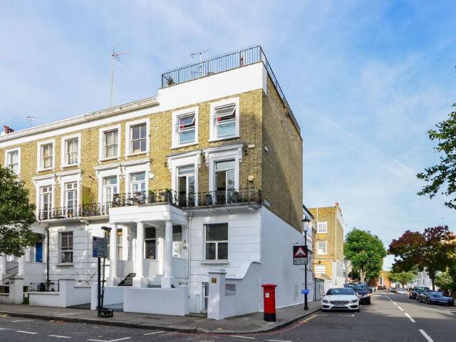Flat for rent in Brompton, Greater London