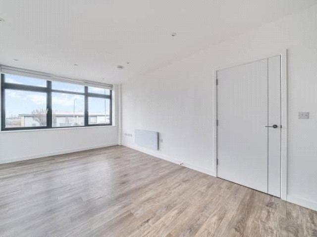 Apartment for rent in Birch Green, Spelthorne
