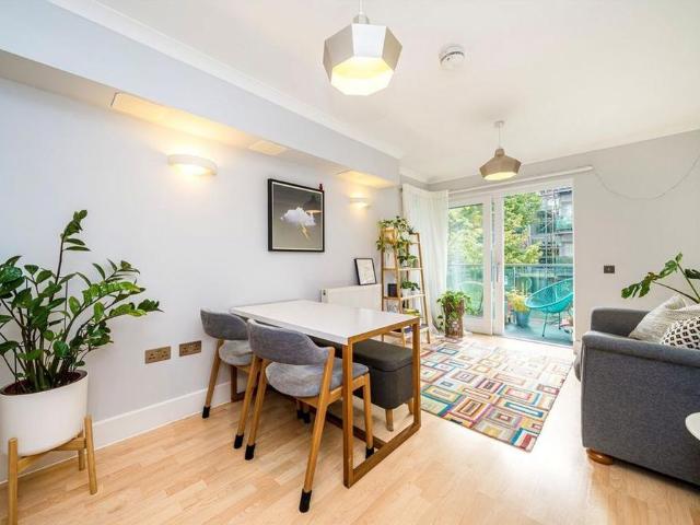 Apartment for rent in Cossall Estate, Greater London