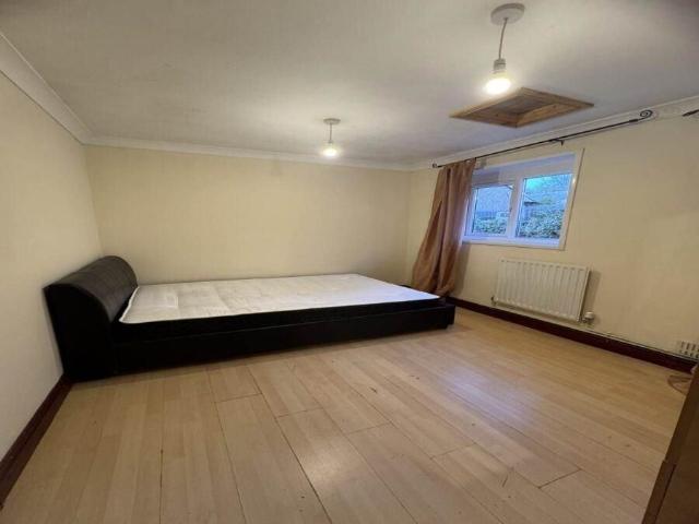 Apartment for rent in Plasnewydd, Falcon Lodge