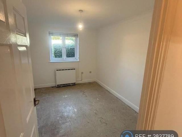 Apartment for rent in Rush Green, Greater London