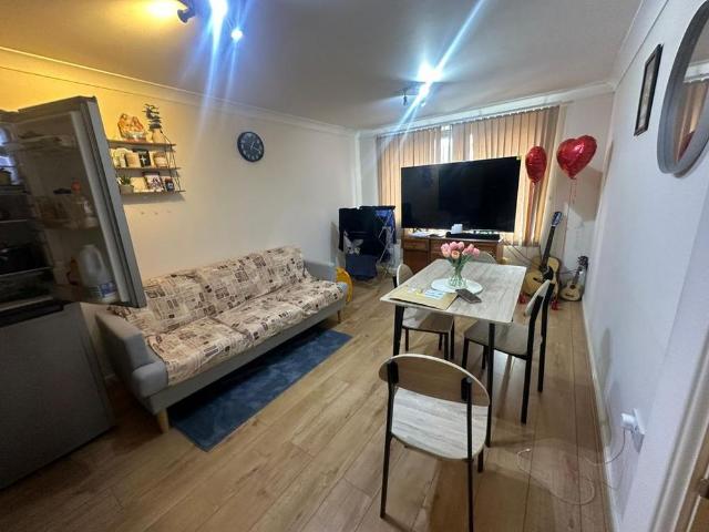 Apartment for rent in Holywell Estate, Watford