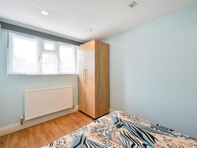 Apartment for rent in Tolworth, Greater London