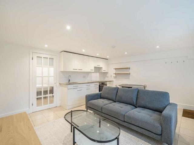 Apartment for rent in Barnsbury, Greater London
