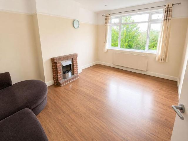 Apartment for rent in Gants Hill, Greater London
