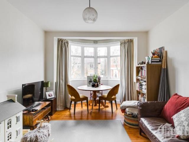Apartment for rent in Ferme Park, Greater London