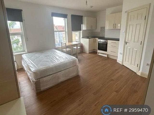 Flat for rent in Harlesden, Greater London