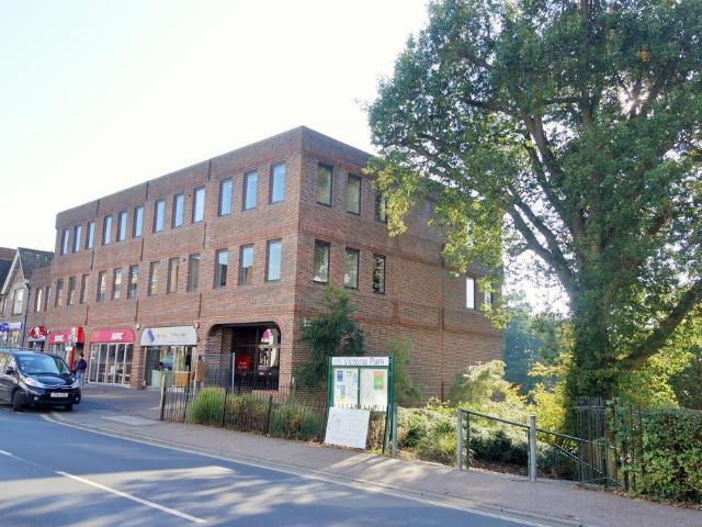 Flat for rent in Perryfields, West Sussex