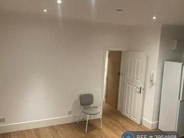 Apartment for rent in London Borough of Lambeth, Greater London