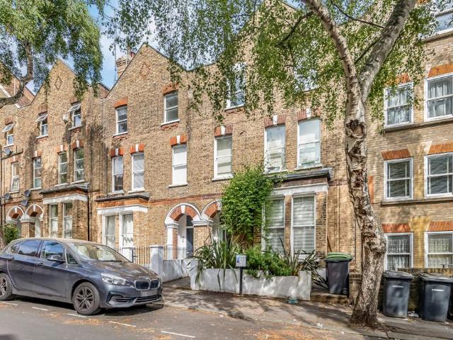 Flat for rent in Crouch End, Isle Of Man