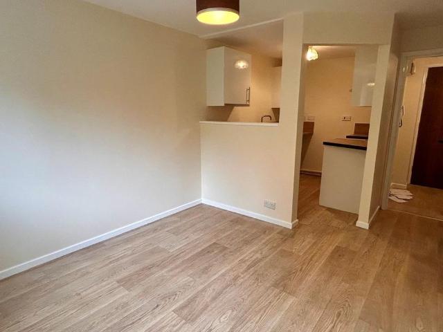 Apartment for rent in Pontardawe, Pontardawe, Clydach