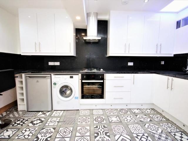Flat for rent in London, Globe Town