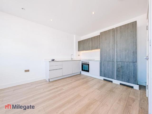 Apartment for rent in Greenhill, Greater London