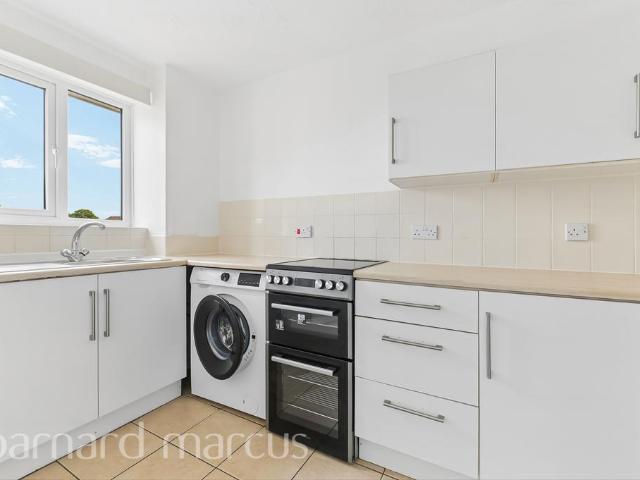 Flat for rent in London Borough of Hounslow, Lower Feltham