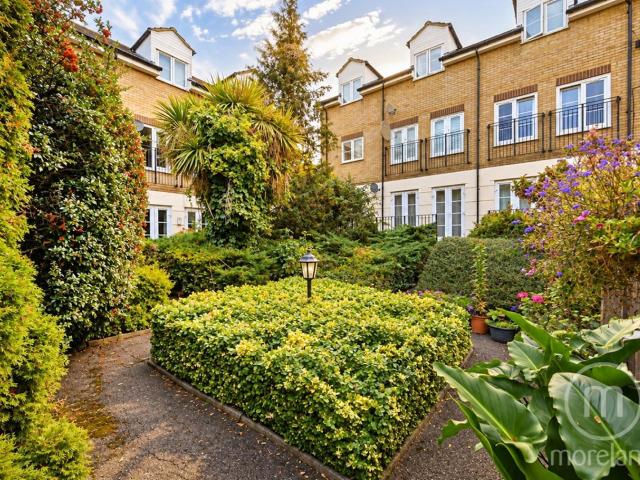 Apartment for rent in Golders Green Estate, Greater London