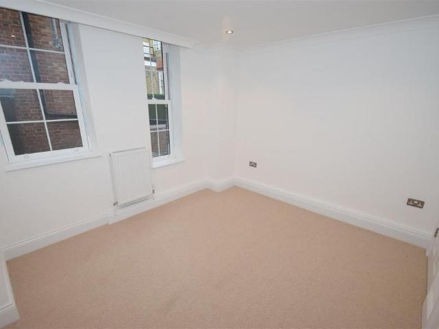 Apartment for rent in Paddington, Isle Of Man