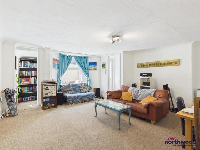 Apartment for rent in Roselands, Eastbourne