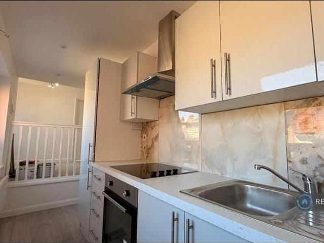 Apartment for rent in Royal Borough of Kingston upon Thames, Greater London