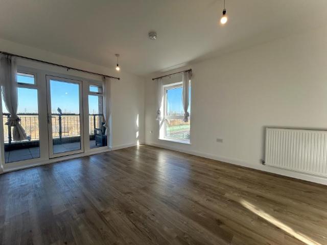 Flat for rent in Hackbridge, Hackbridge
